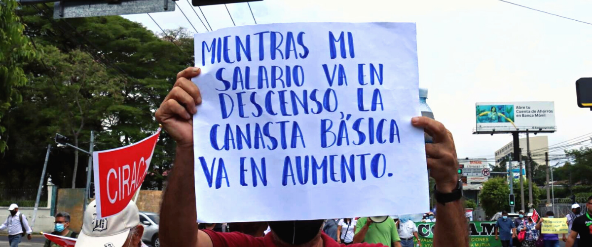 La economía el desempleo y el alto costo de la vida son los