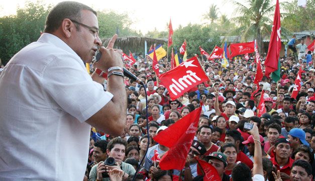 Funes pide al FMLN no andar "con paños tibios" contra el Fiscal General