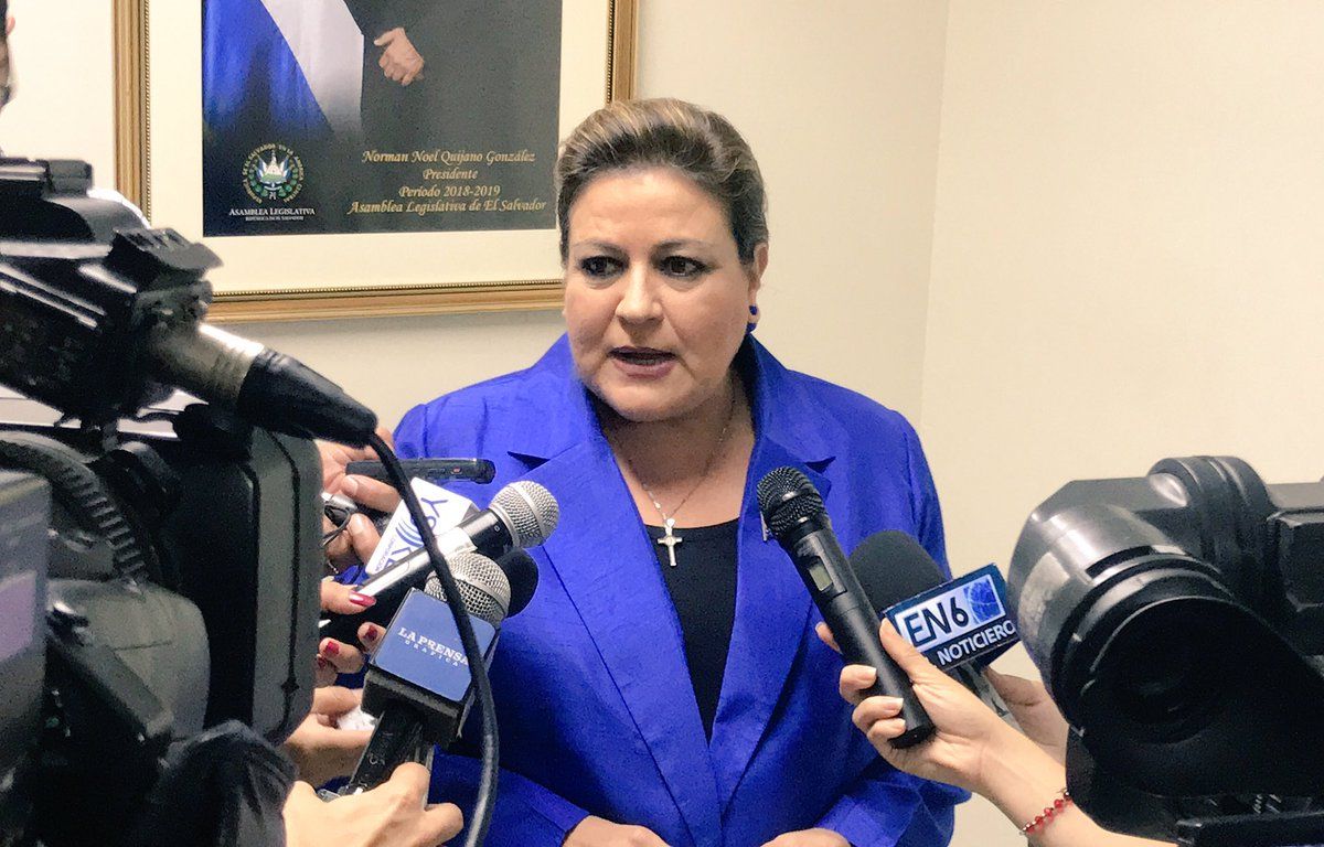 Llamado de embajadora es por la pérdida de confianza en el gobierno, asegura Margarita Escobar