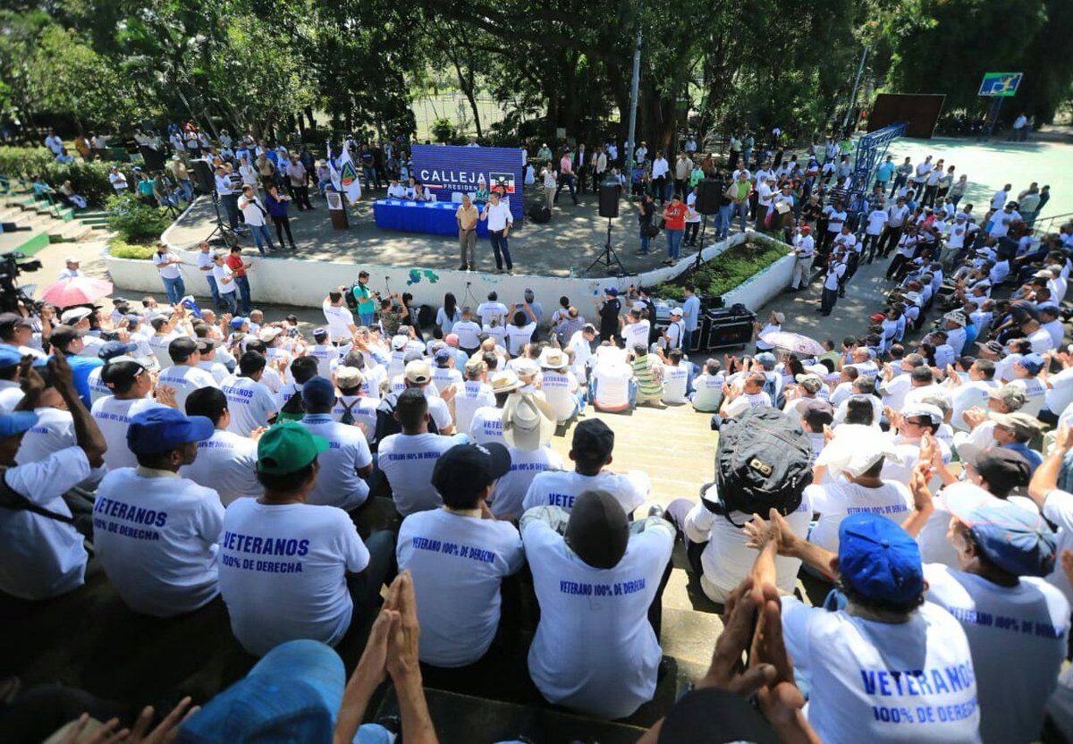 Veteranos de guerra piden a Interpol que traiga al expresidente Funes