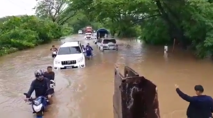 Lluvias provocan inundaciones y desbordamiento de ríos