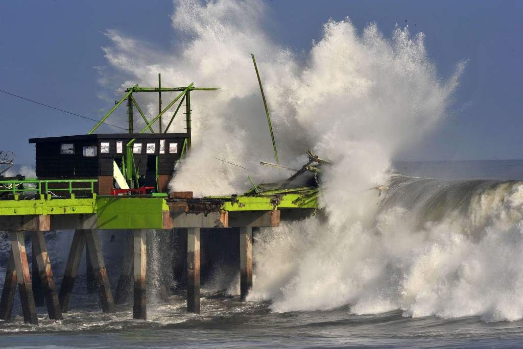 Protección Civil declara alerta verde por lluvias y mar picado