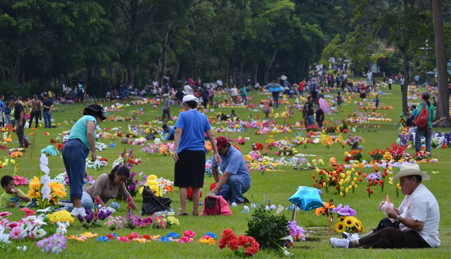 Tradiciones salvadoreñas en el Día de los Difuntos