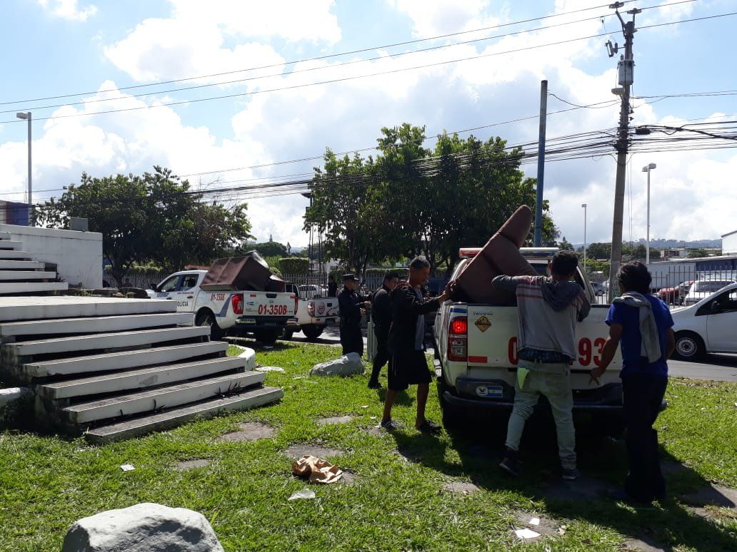 PNC desaloja a sujetos que se habían instalado en Bulevar Tutunichapa y 25 avenida norte