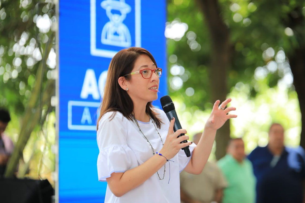 Carmen Aída Lazo envía mensaje a miembros de PNC y Fuerza Armada: En nuestro Gobierno su bono está asegurado