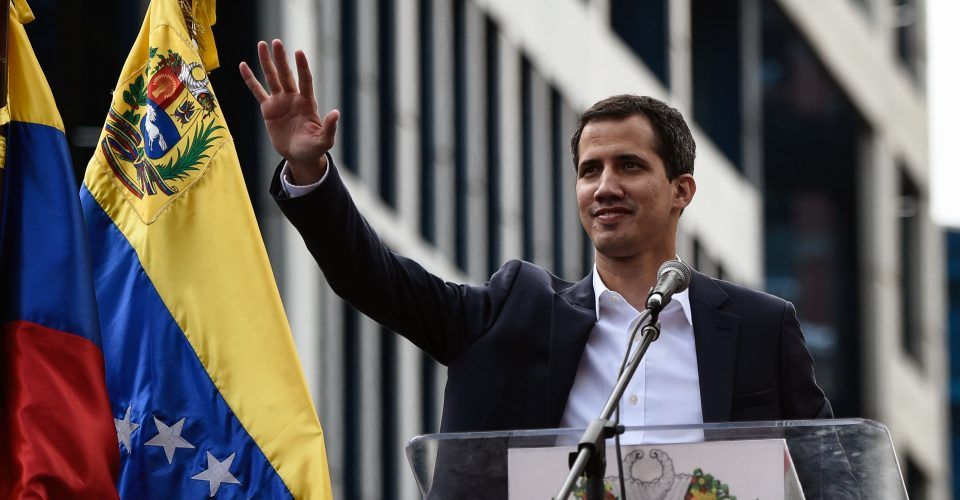 Maduro se queda sin recursos, Guaidó ordena el traspaso de las cuentas estatales a las autoridades legítimas