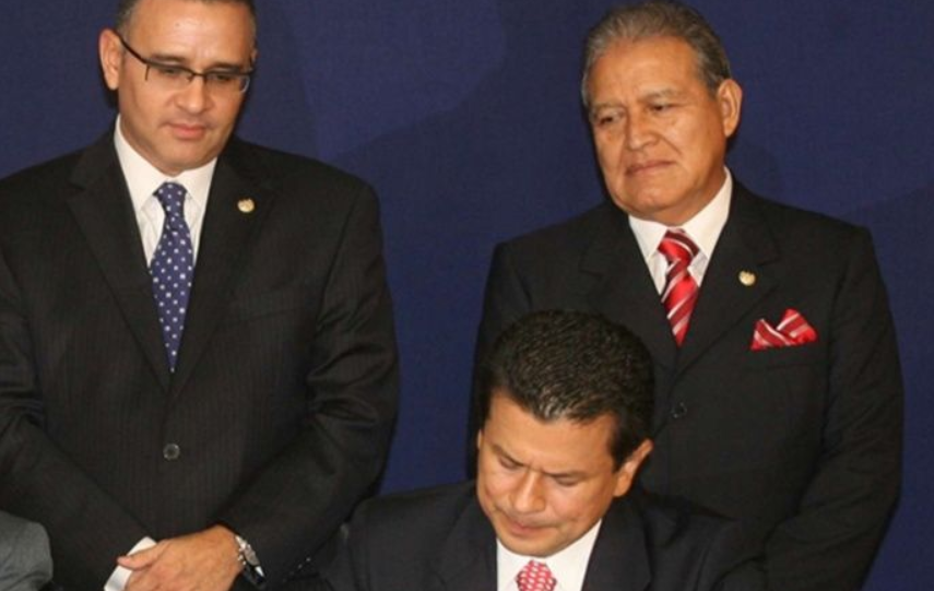 Sánchez Cerén y Hugo Martínez recibieron sobresueldos durante gobierno de Funes