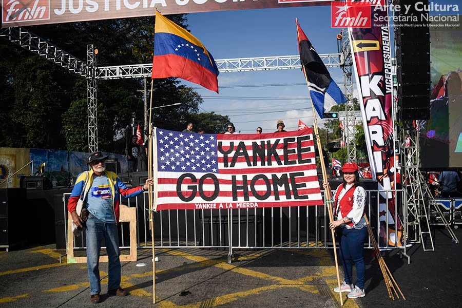 Mientras se intensifica presión internacional contra Maduro, el FMLN reitera apoyo la régimen