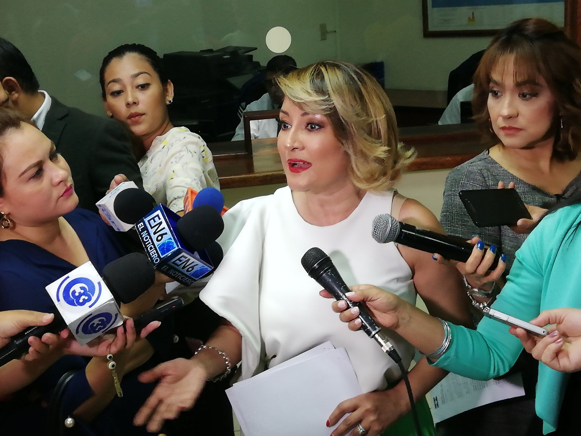 Diputada propone que prueba de alcohol y drogas sea obligatorio para los conductores