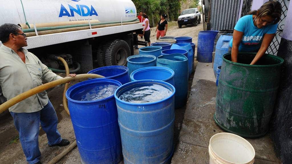 Gobierno busca endeudarse con más $32 millones para solventar deuda con DELSUR y evitar corte de agua