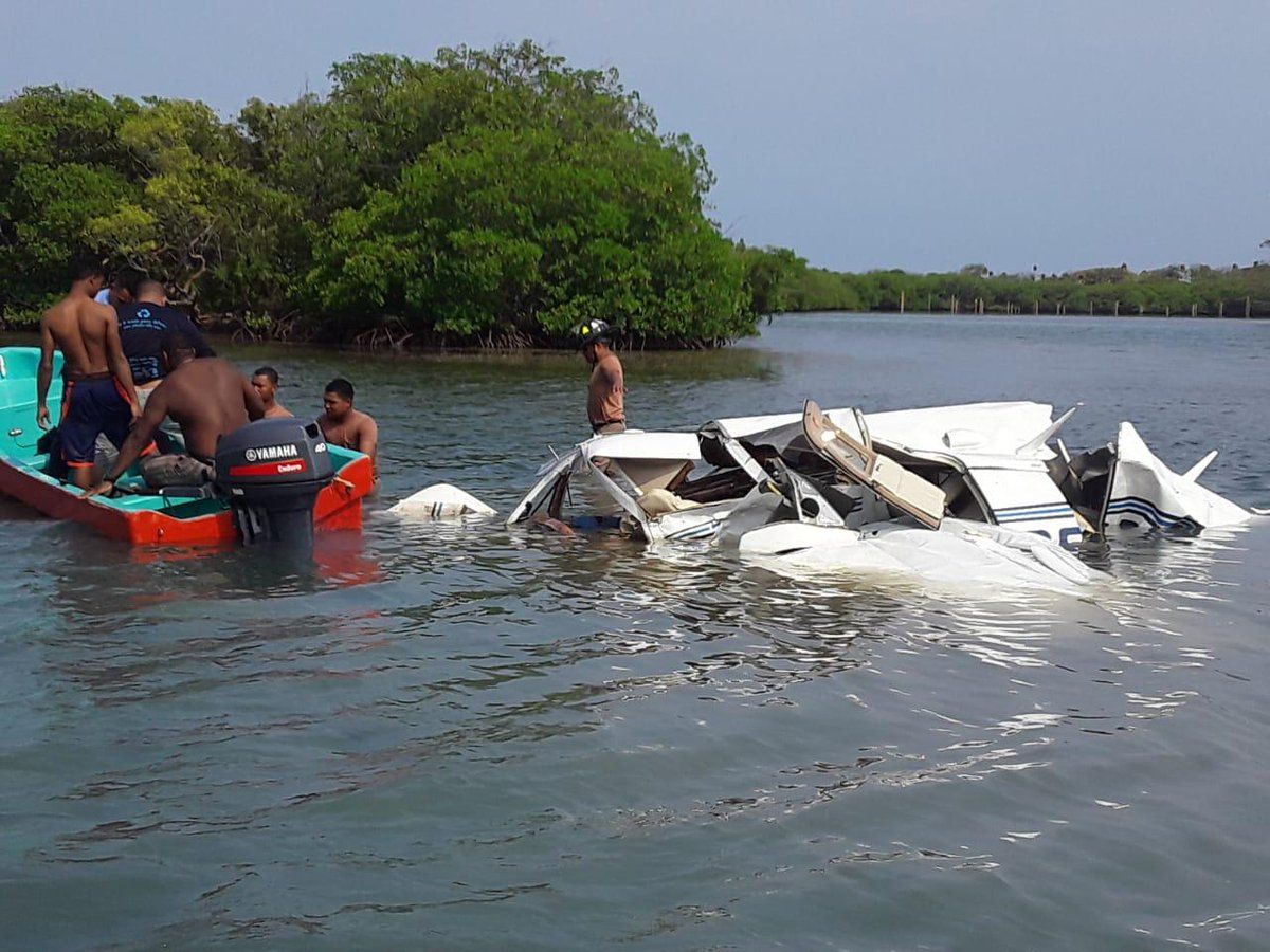 Cuatro muertos deja accidente de avioneta en Roatán