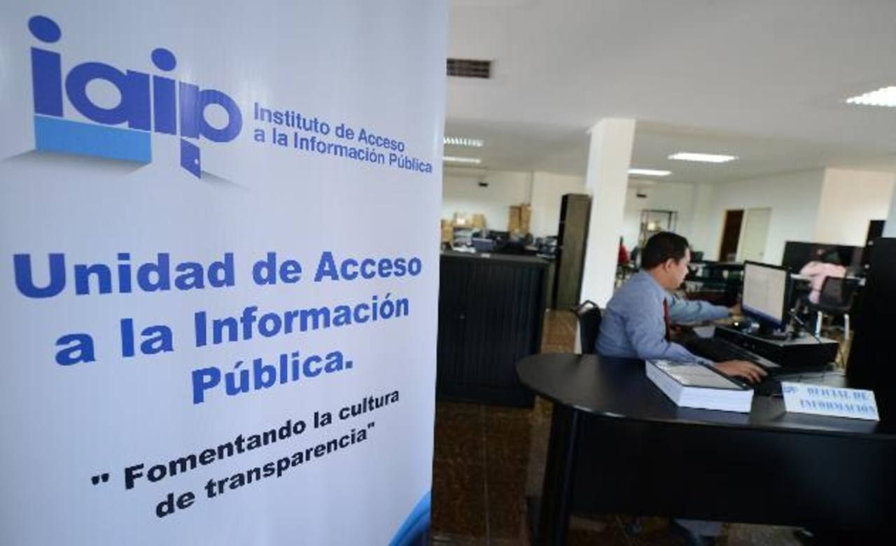 Asesor que ocultó viajes de Funes es contratado como director de Instituto de Acceso a la Información Pública