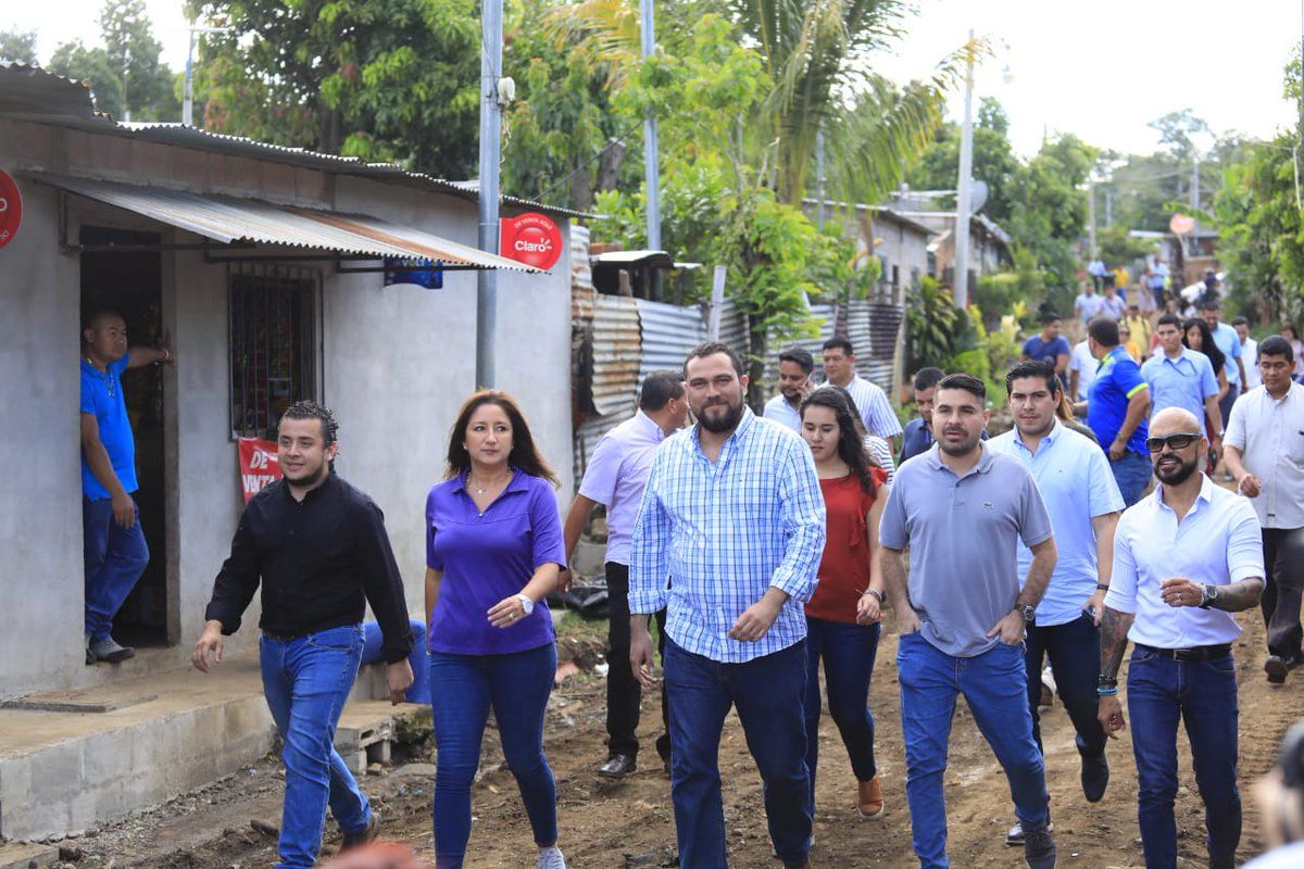 Señalan a funcionarios de Bukele de realizar proselitismo político utilizando recursos del Estado