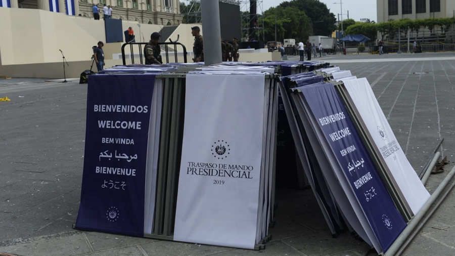 Presidencia gastó más de $15 mil en banners para promover acto de toma de posesión de Bukele