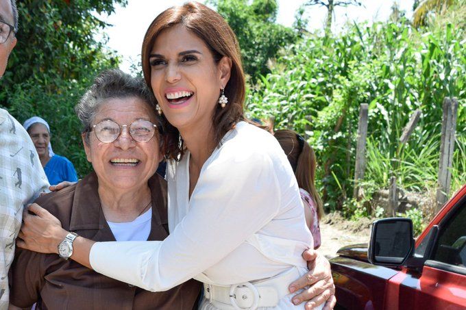 Milena Mayorga crítica a salvadoreños que no respaldan gestión de Bukele: Pena debería darles decir “soy del 4%”
