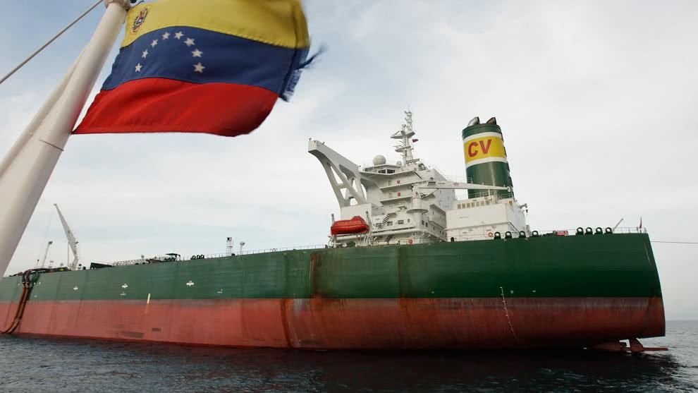 Maduro convierte en negocio la "desaparición" de buques petroleros