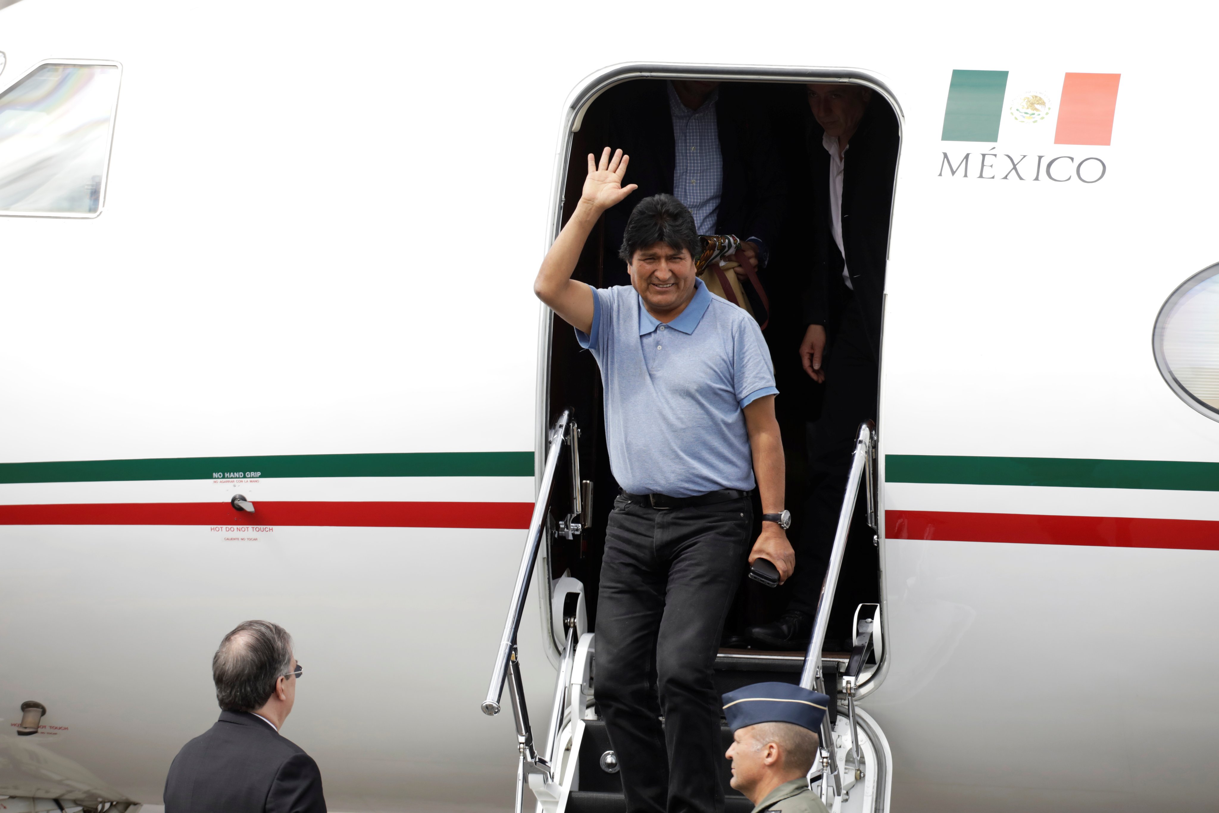 Evo Morales dejó México y partió rumbo a Cuba