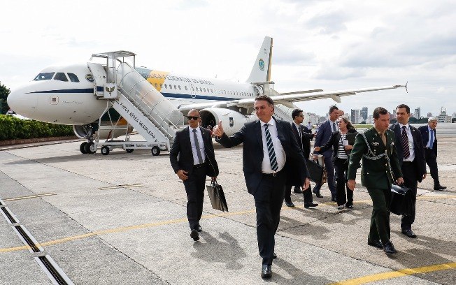 Bolsonaro despide a un alto funcionario por usar un avión oficial para ir a la India