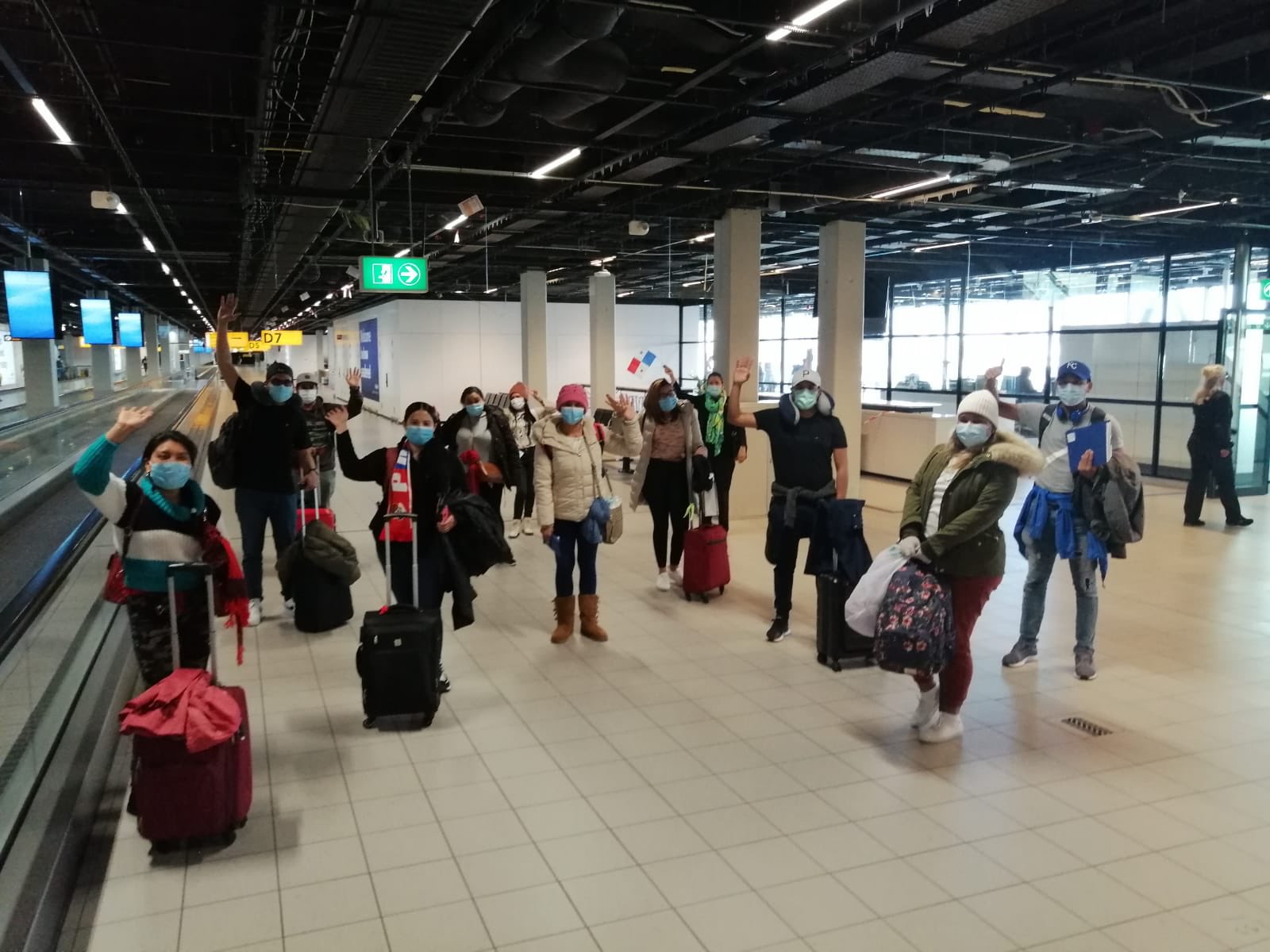 Cancillería panameña gestionó vuelo para que 227 varados en Europa regresaran a su país