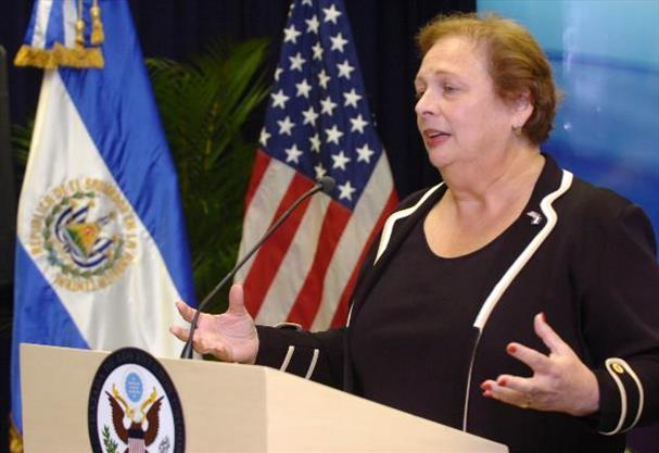 Exembajadora de Estados Unidos en El Salvador: Bukele es una amenaza para la democracia