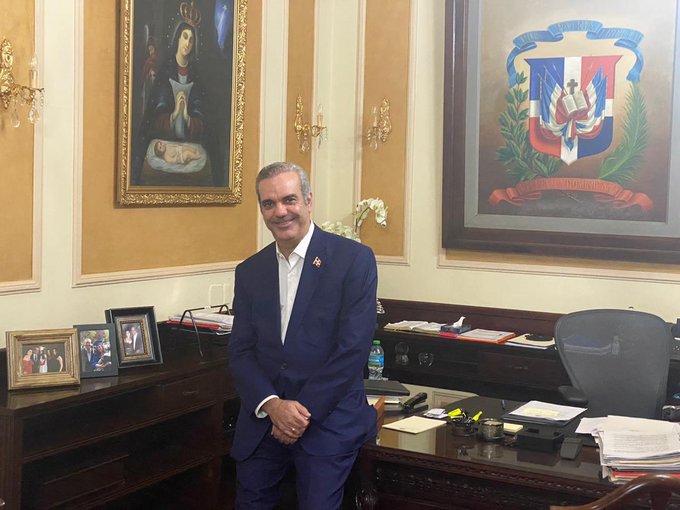 Nuevo presidente dominicano no quiere su foto en las oficinas públicas: "Acabemos con el culto a la personalidad de quienes se creen caudillos"