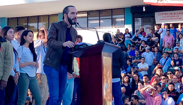 Bukele mintió a estudiantes durante su campaña y reduce en más de $3.5 millones presupuesto de la UES