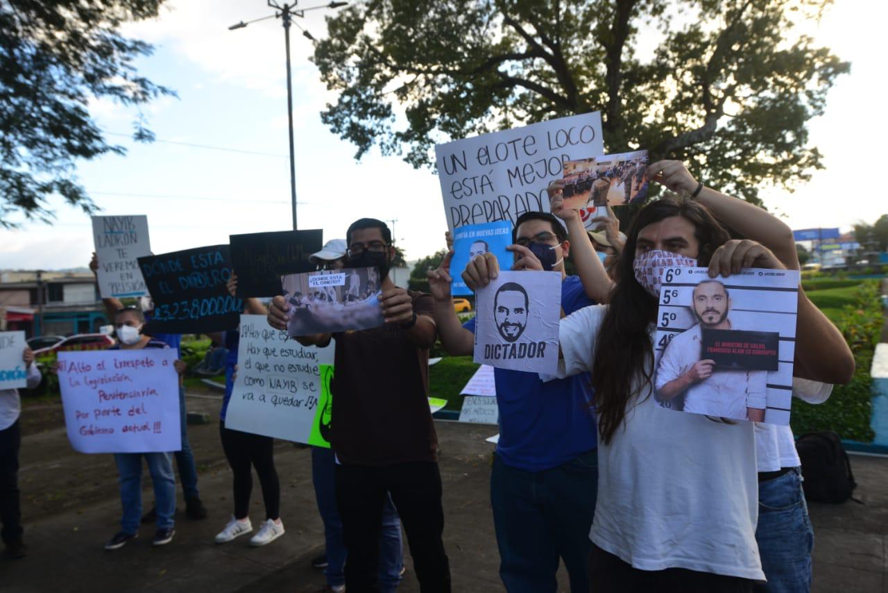 Bukele se burla de salvadoreños que le exigen un alto a la corrupción