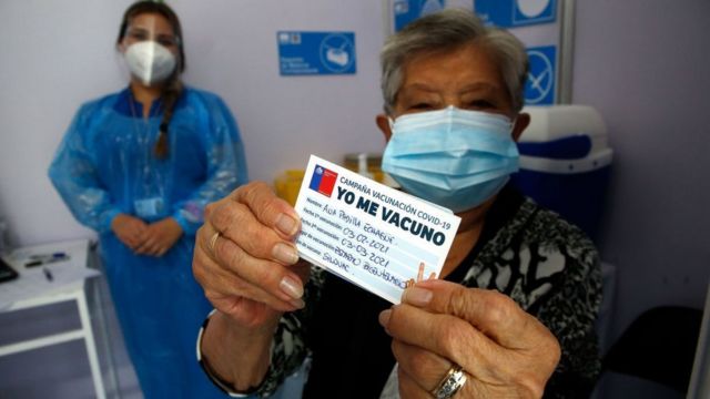 Chile inicia su plan para vacunar contra el COVID-19 a 3,1 millones de personas en 15 días