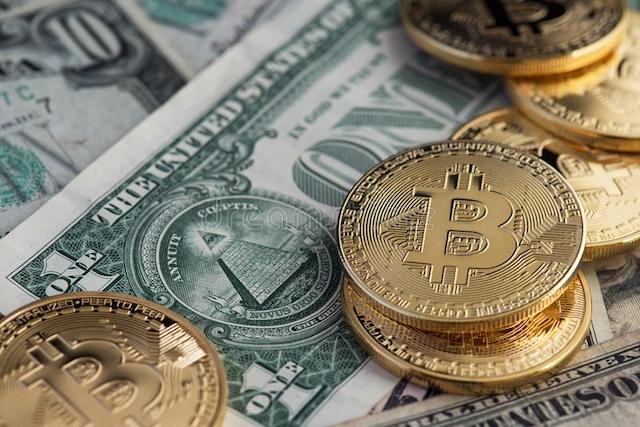 Agencia calificadora advierte que el Bitcoin traerá riesgos a estabilidad monetaria de El Salvador