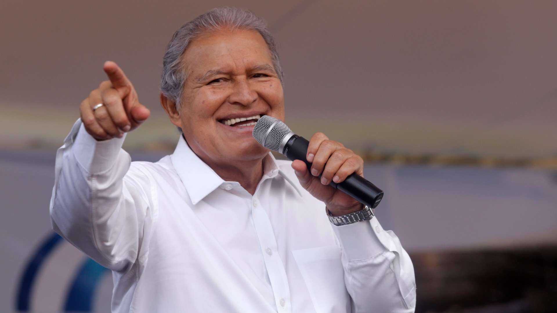 Régimen de Daniel Ortega brinda protección y concede nacionalidad nicaragüense a Sánchez Cerén y su familia