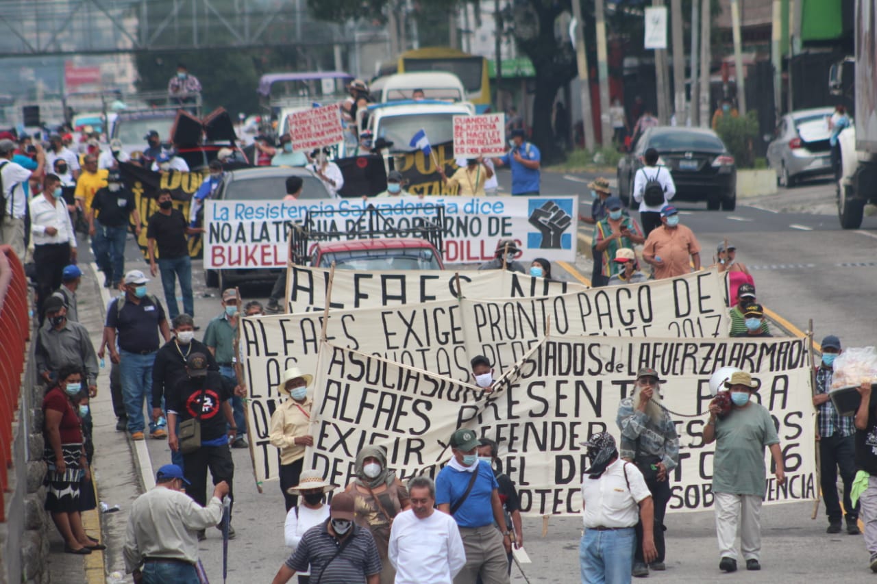 Con multitudinaria marcha los salvadoreños expresan nuevamente su rechazo a la gestión de Bukele