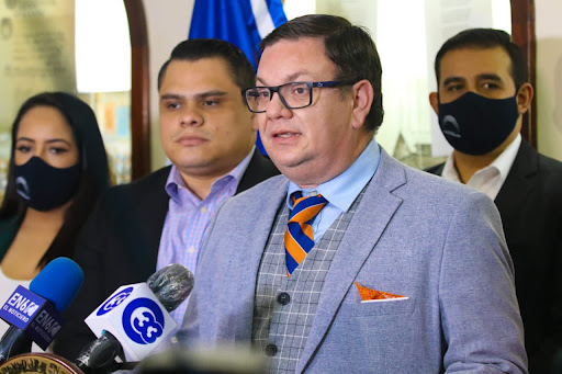 Jefe de bancada cyan reta a Estados Unidos a retirar inversión en El Salvador