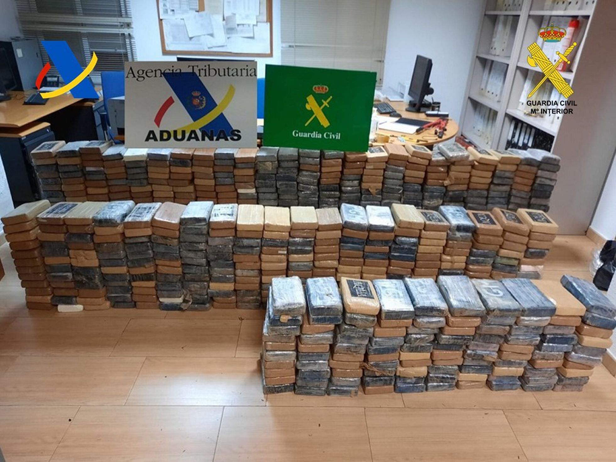 Incautan en España 700 kilos de cocaína en contenedor procedente de El Salvador