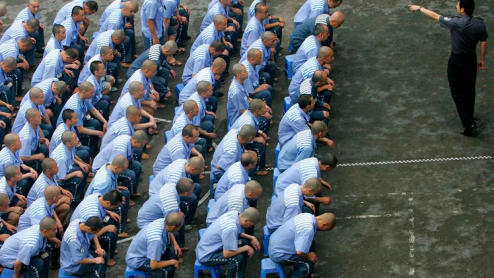 Los brutales campos de concentración del régimen chino tienen capacidad para albergar a más de un millón de detenidos