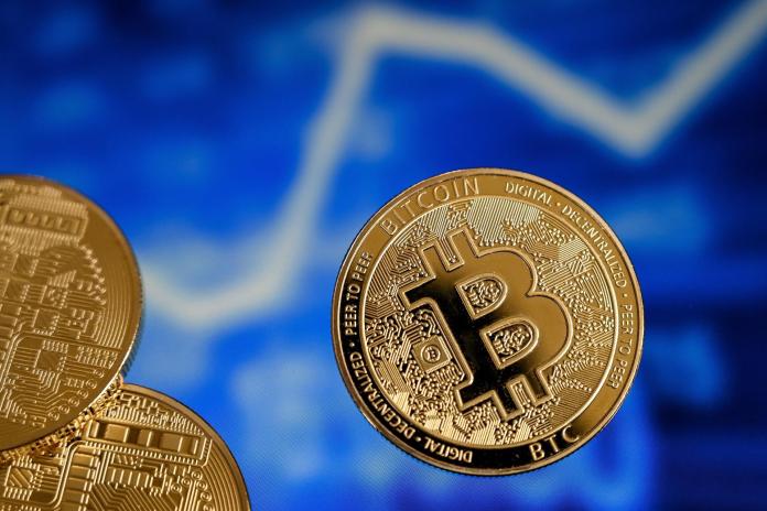 Bitcoin se desploma a los $38,000 y pierde hasta 75% de su valor
