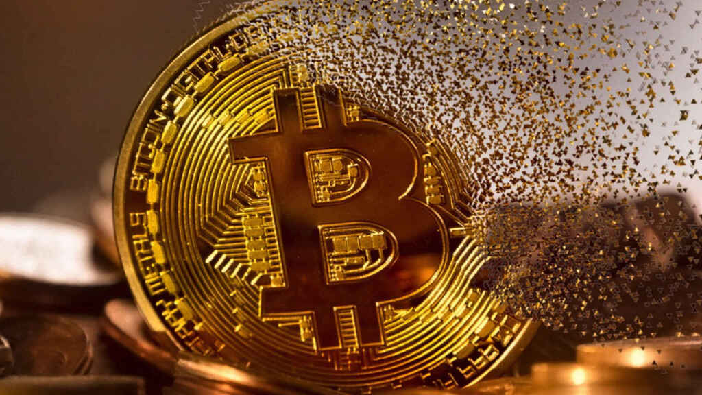 El derrumbe de Bitcoin: inversores prefieren refugiarse en activos tradicionales como el oro