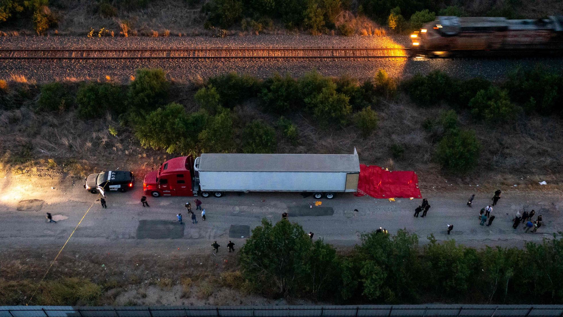 50 migrantes que buscaban mejor vida en EEUU mueren asfixiados tras ser abandonados en camión
