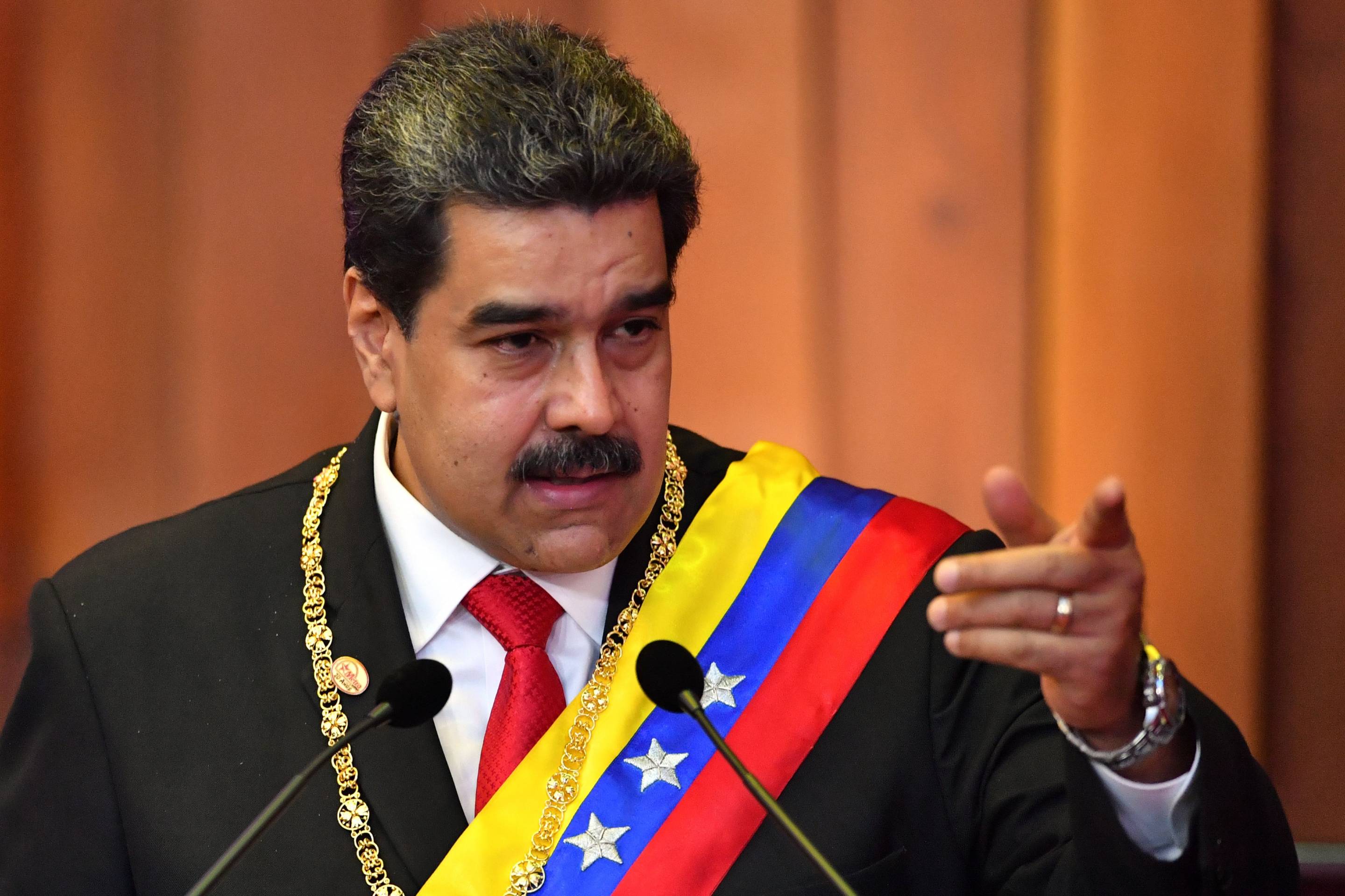 El régimen de Nicolás Maduro prohibió la salida de Venezuela a un abogado defensor de opositores
