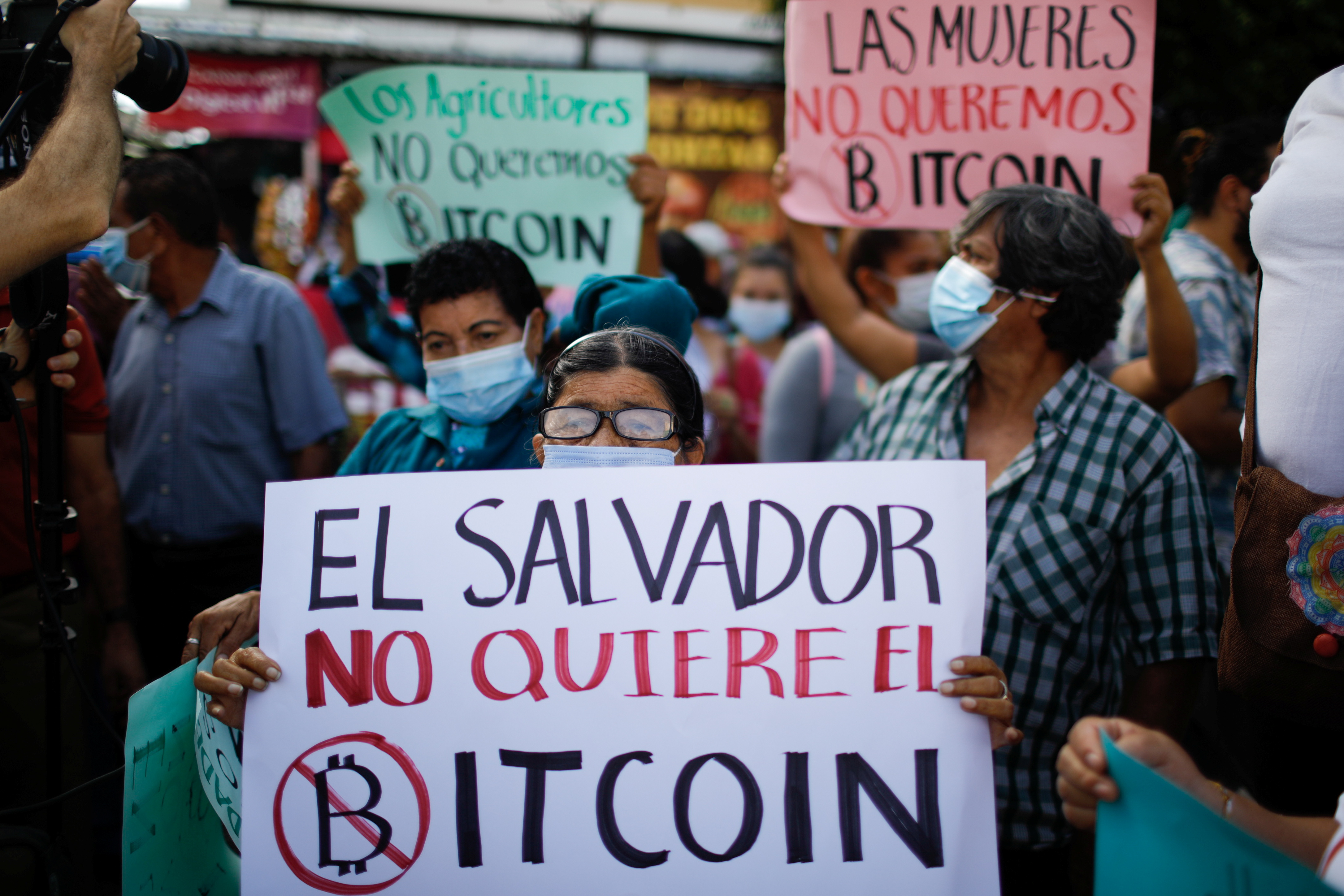 Gobierno de Bukele aún no recupera gastado en Bitcoins, casi $50 millones en pérdidas para los salvadoreños