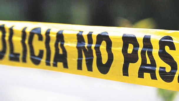 Dos menores y un hombre fueron encontrados muertos dentro motel en Santa Ana