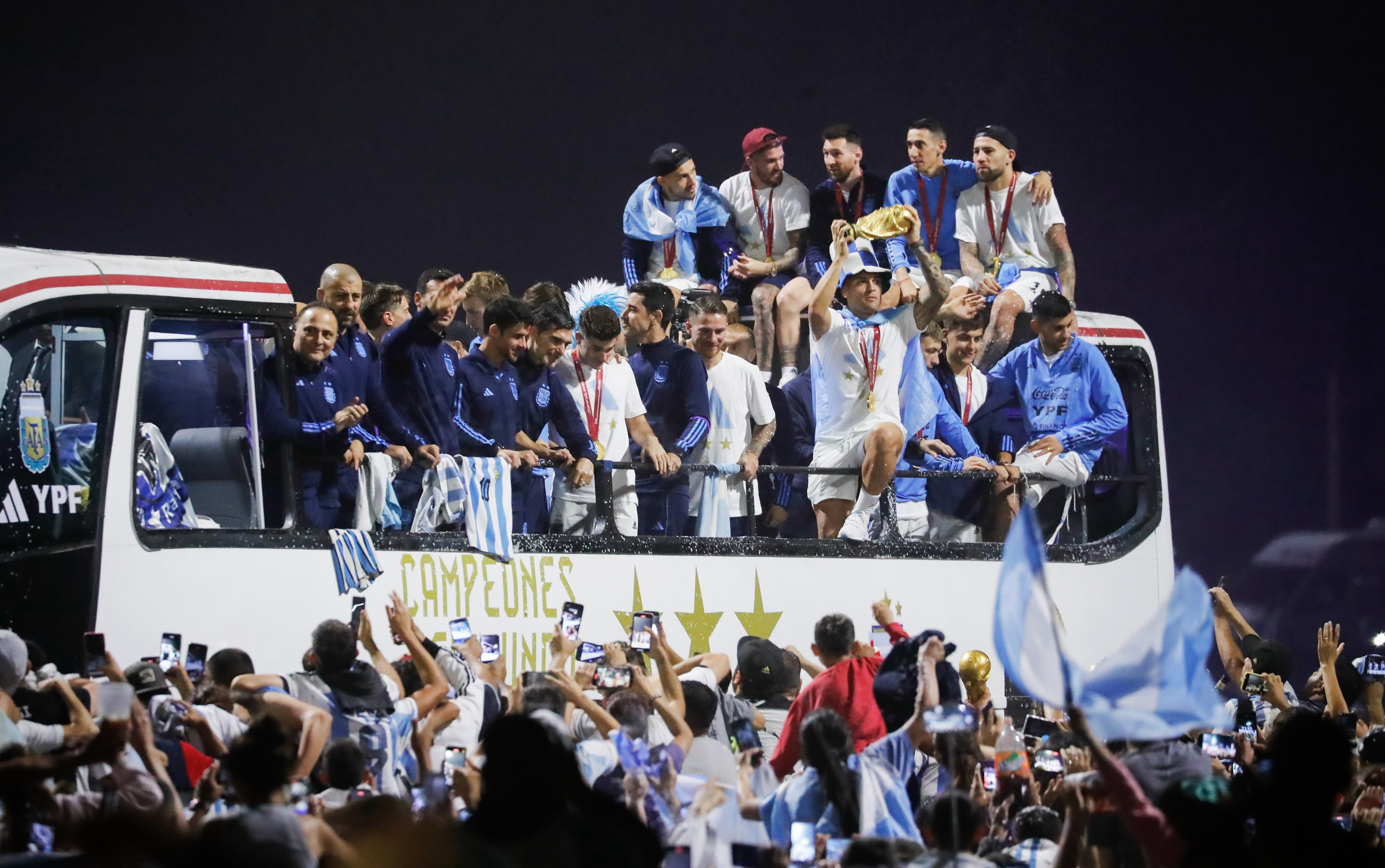 Argentina regresa a casa con la Copa del Mundo