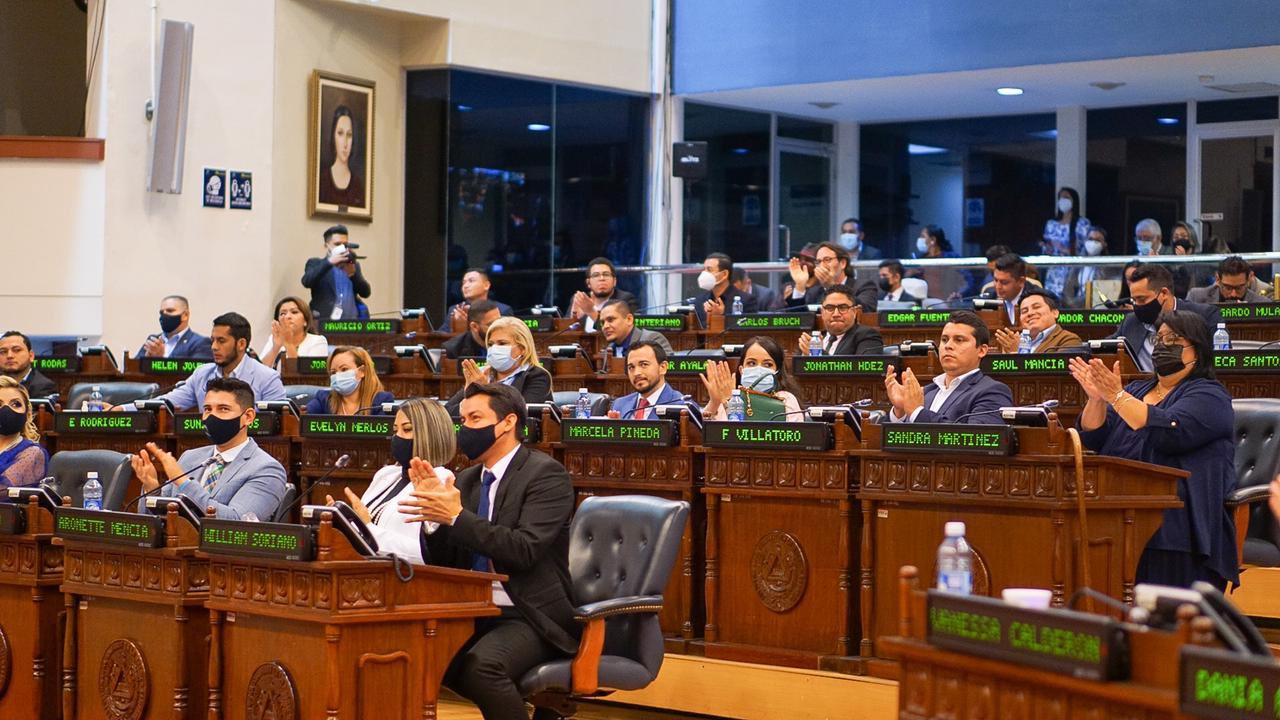 Oficialismo no apoyó reformas a Ley de Teletrabajo que beneficiaban a importantes segmentos de la población