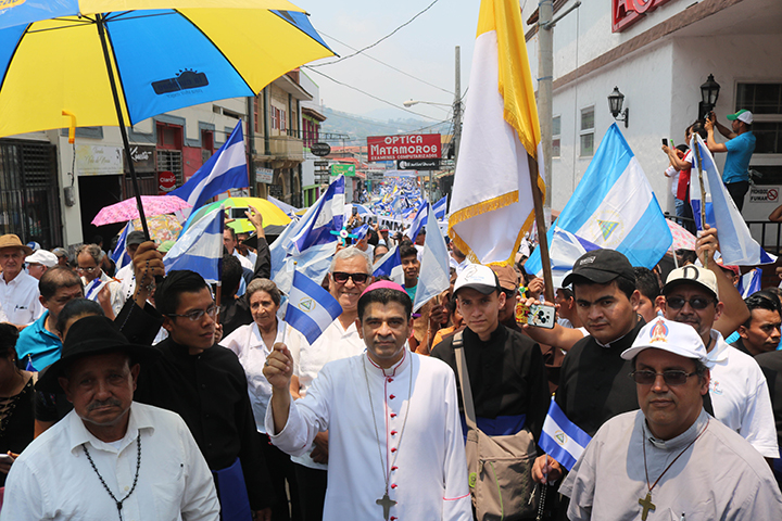 Denuncian que dictadura de Ortega retiene más de medio millón de dólares donados a la Iglesia en Nicaragua
