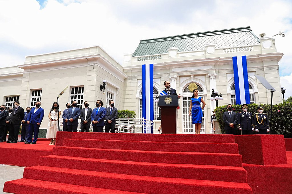 Casa Presidencial pide refuerzo de $11.1 millones para pago de remuneraciones de personal