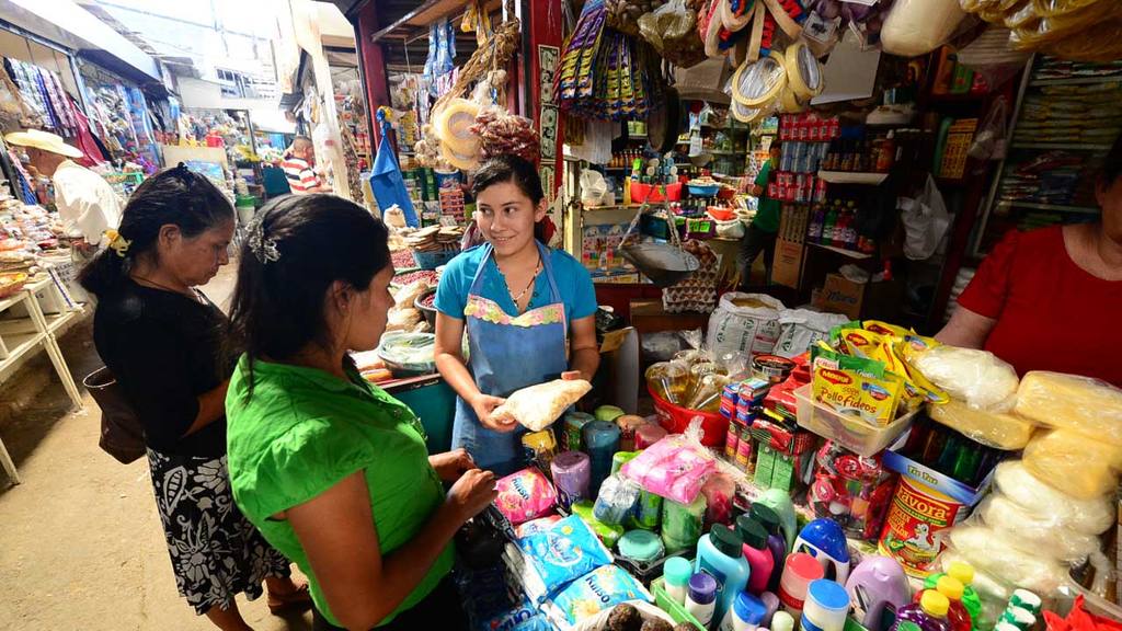 Salvadoreños han perdido la capacidad económica para adquirir bienes y servicios