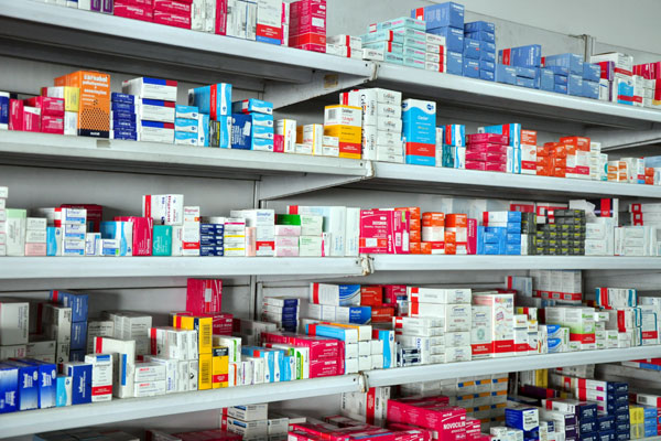 Empresas tendrán que pagar hasta un 500% más por trámites en la DNM, lo que podría elevar el precio de las medicinas