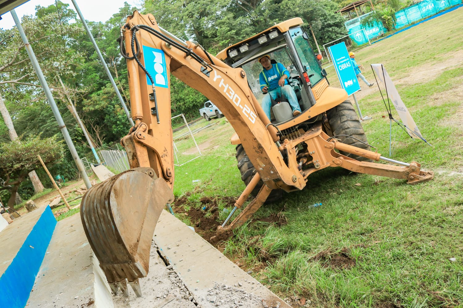 Oficialismo transfiere $14 millones en bienes de la DOM a sociedad de la que se desconocen resto de accionistas