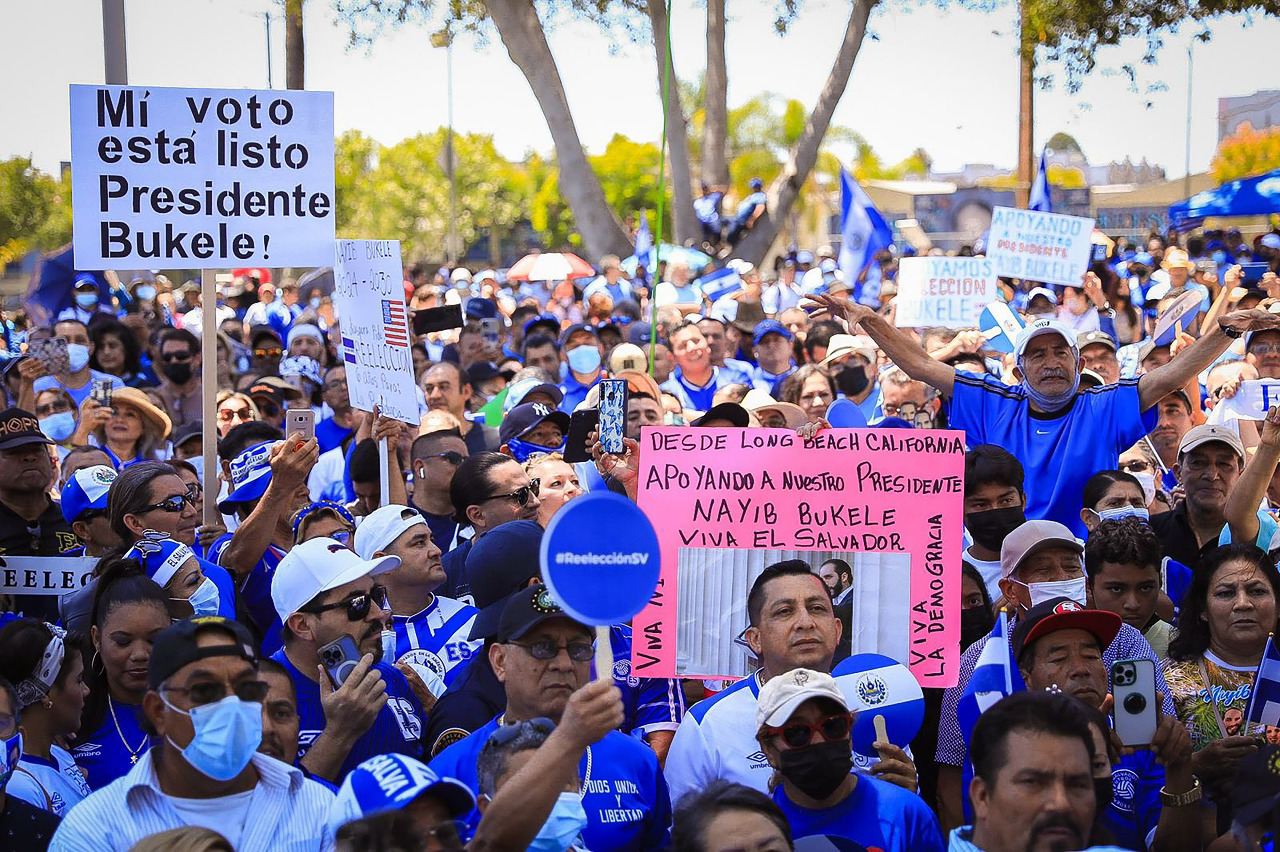 Encuesta UCA: Salvadoreños no saben que es la democracia ni conocen sus derechos políticos