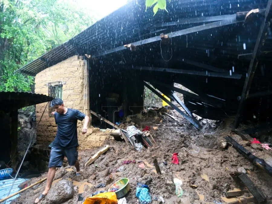 Lluvias ya dejan en El Salvador 11 muertos, más de 800 evacuados y mucha destrucción