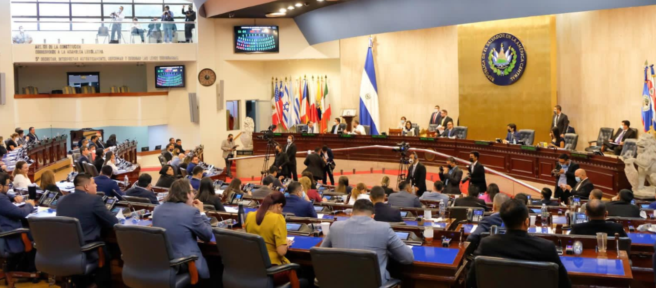 Asamblea oficialista crea organismo para energía nuclear en El Salvador sin escuchar opiniones críticas